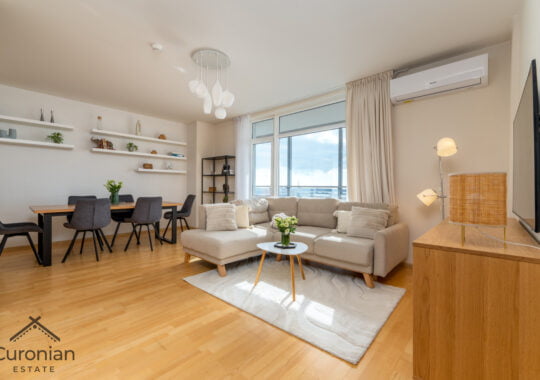 3 kambarių panoraminis butas Klaipėdoje, virš prekybos centro “Molas”