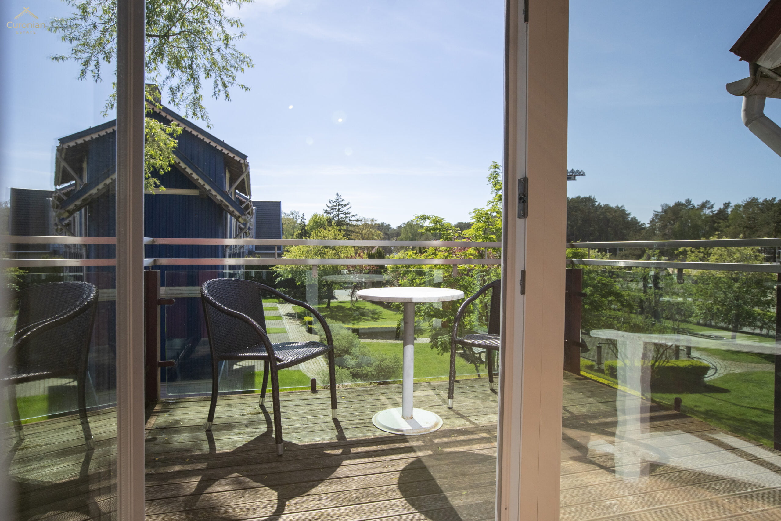 Ant marių krantų įsikūrę 4 kambarių apartamentai Pervalkoje